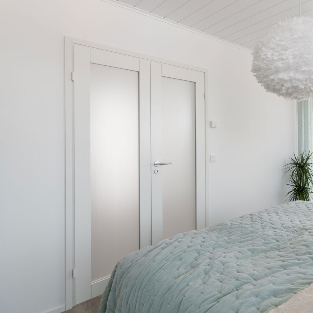 Swedoor pariovi unique 504 satiini lasit valkoinen