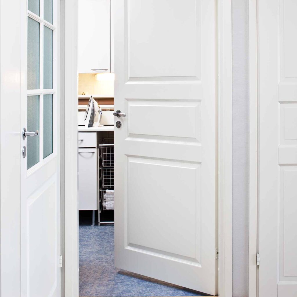 Kosteantilan kevytpeiliovi swedoor väliovi bath 1rvk valkoinen